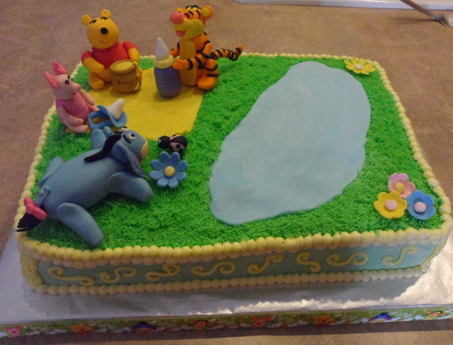 Winnie the Pooh Cake Topper You Can Make Yourself